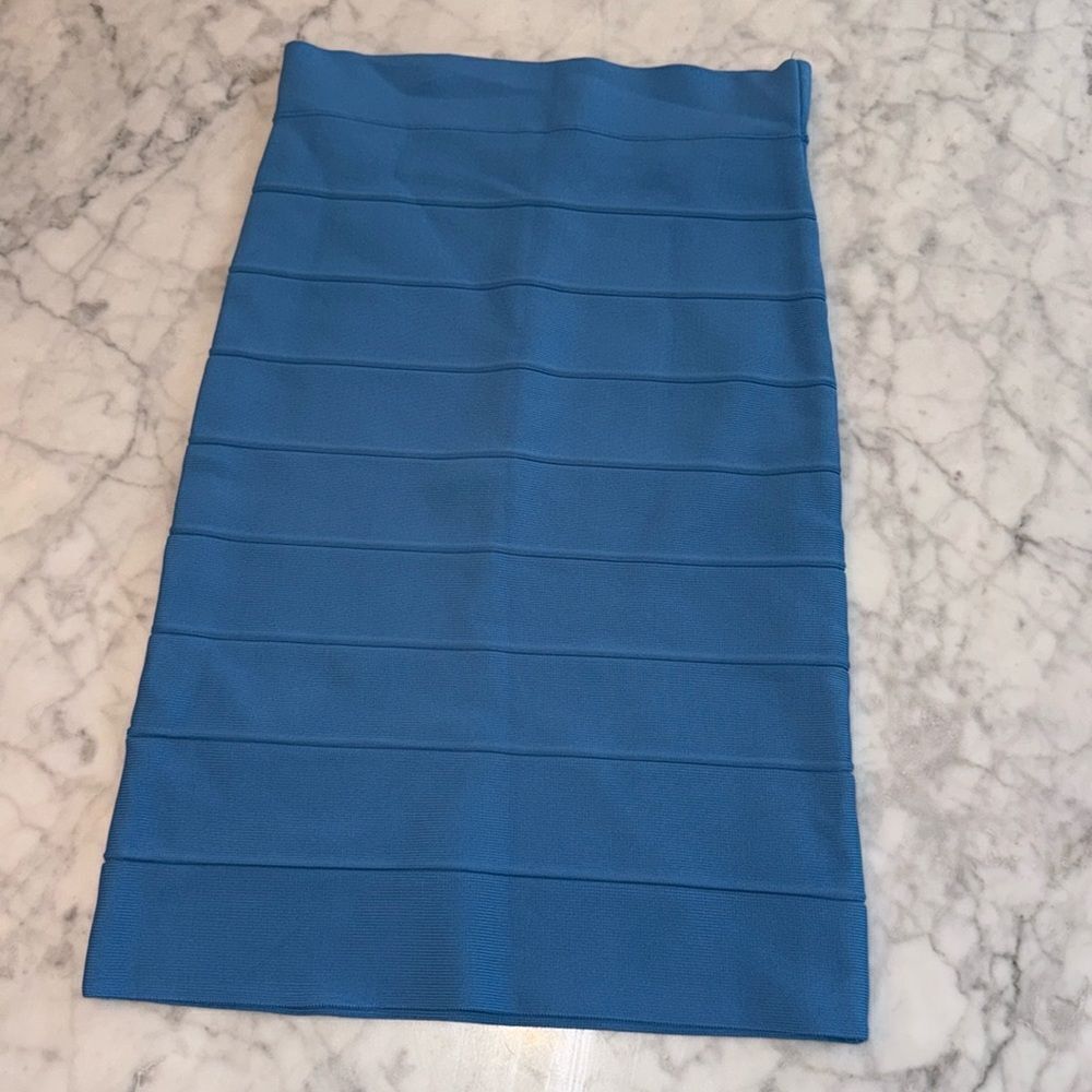 BCBG MAXAZRIA BLUE BANDAGE SKIRT SMALL